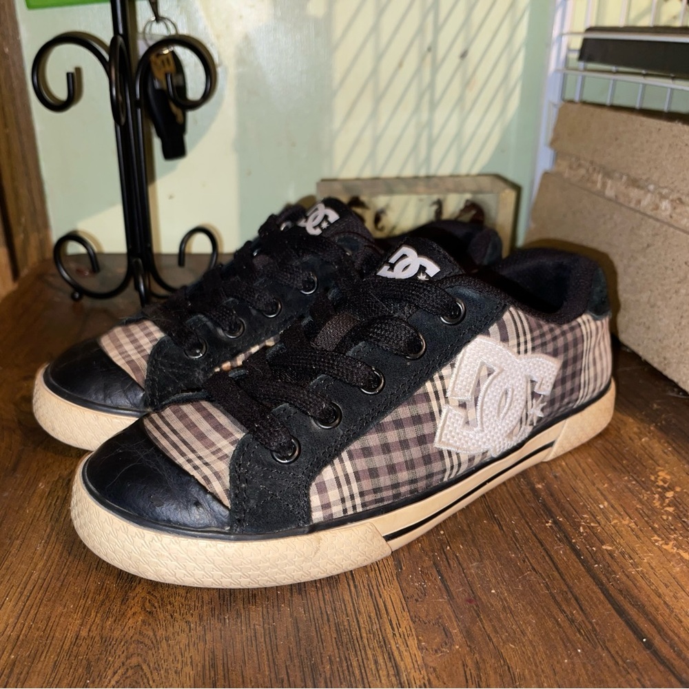 Vintage Y2K DC skate shoes